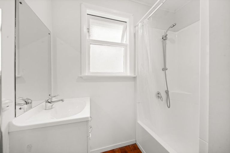 Photo of property in 9 King Street, Carterton, 5713