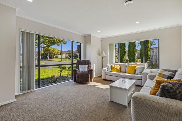 Photo of property in 20 Villino Place, Randwick Park, Auckland, 2105