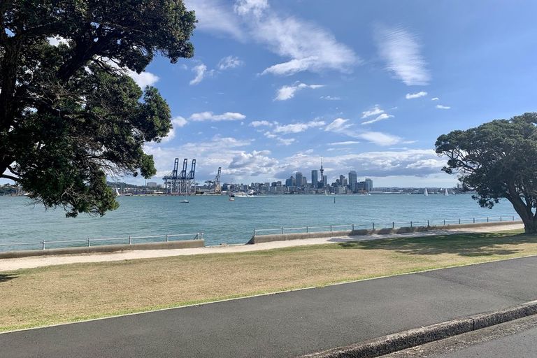 Photo of property in 1/26 Queens Parade, Devonport, Auckland, 0624