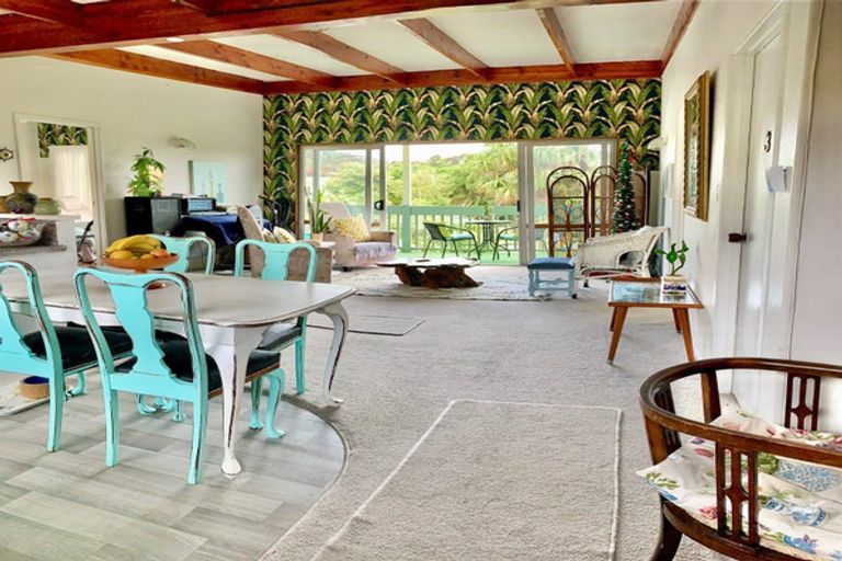 Photo of property in 35 Tahuna Road, Paihia, 0200