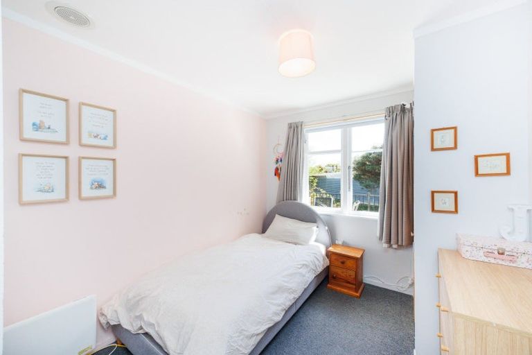 Photo of property in 34 Ruamahanga Crescent, Terrace End, Palmerston North, 4410