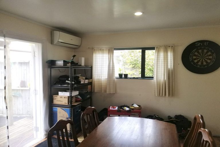 Photo of property in 21 Glennandrew Drive, Half Moon Bay, Auckland, 2012