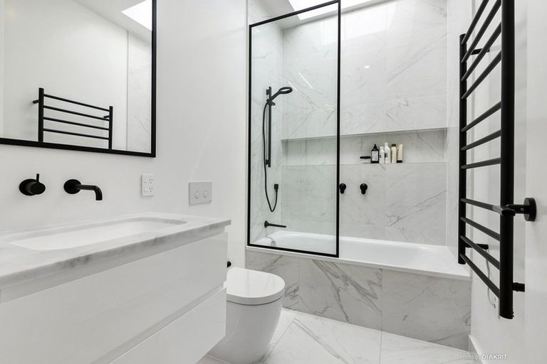 Photo of property in 12 Earls Terrace, Mount Victoria, Wellington, 6011