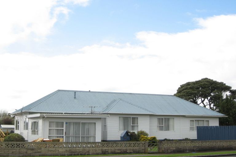 Photo of property in 74 Cracroft Street, Waitara, 4320