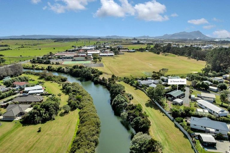 Photo of property in 18 Tamure Place, Ruakaka, 0116