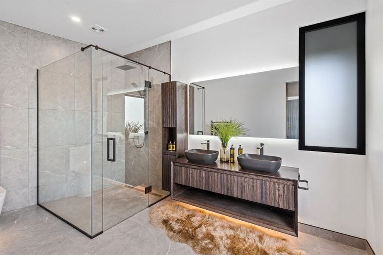 Photo of property in 22 Normans Road, Strowan, Christchurch, 8052