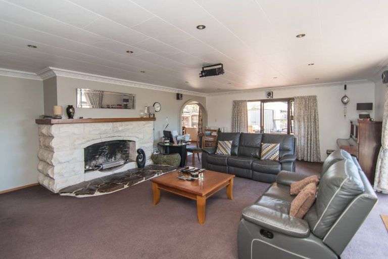 Photo of property in 32 Thackeray Street, Saint Andrews, 7988