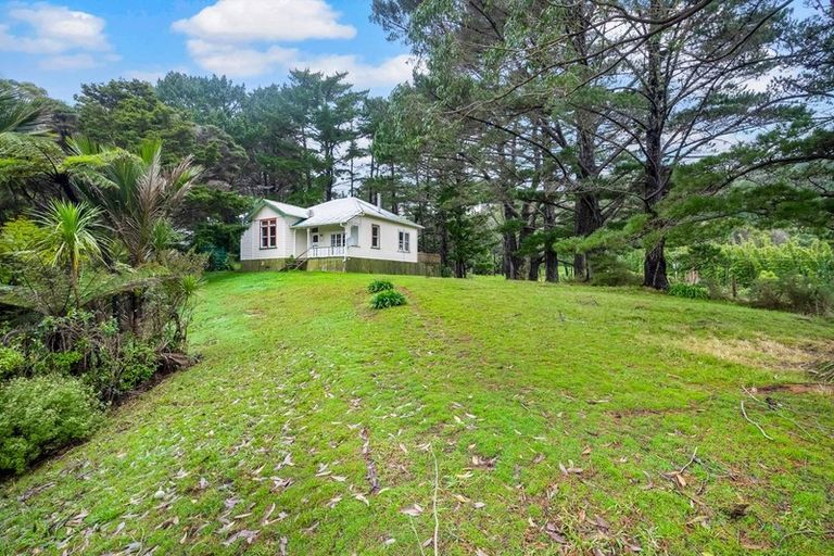 Photo of property in 29 Te Henga Road, Waitakere, Auckland, 0781