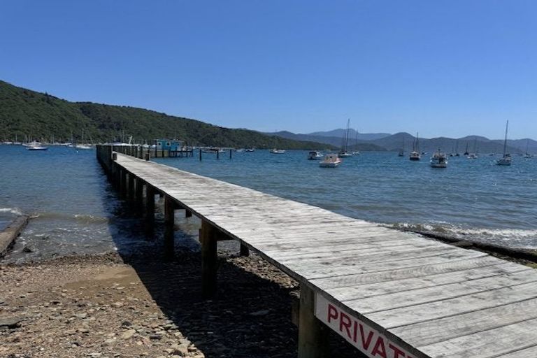 Photo of property in 4 Whaitere Place, Waikawa, Picton, 7220