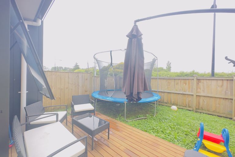 Photo of property in 12 Taiaha Street, Papakura, 2110
