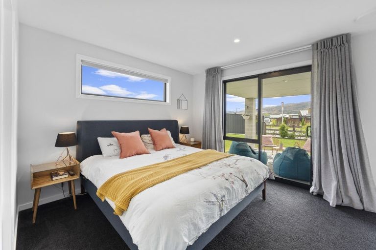 Photo of property in 1 Smitham Drive, Cromwell, 9310