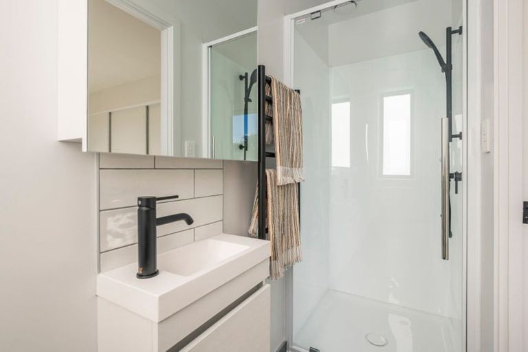 Photo of property in 1/63 Hillcrest Avenue, Hillcrest, Auckland, 0627