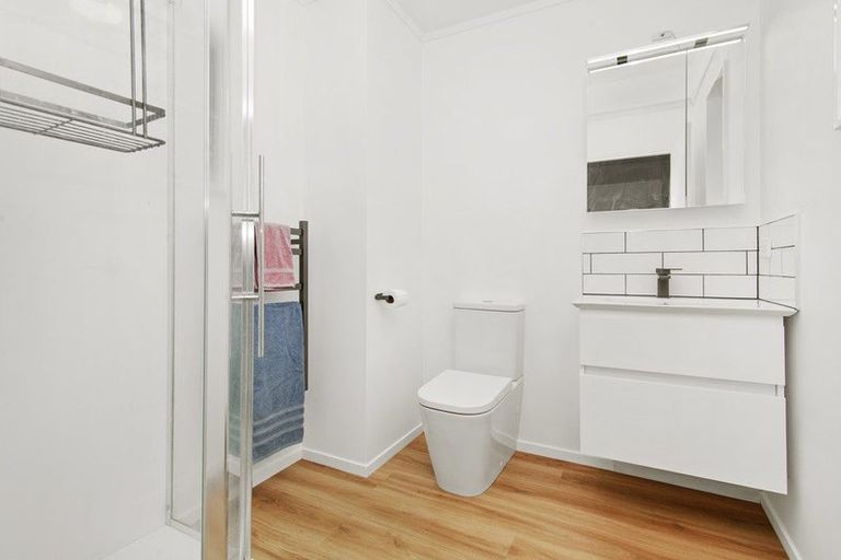 Photo of property in 9 Ordley Grove, Tawa, Wellington, 5028