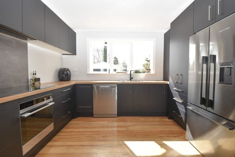 Photo of property in 18 Brooklyn Road, Carterton, 5713