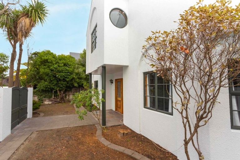 Photo of property in 1/127 Clyde Road, Ilam, Christchurch, 8041