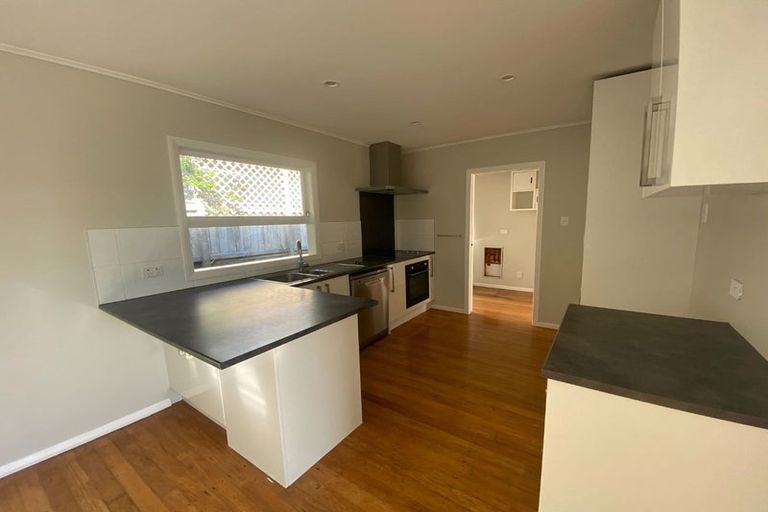 Photo of property in 16a Walbrook Road, Manly, Whangaparaoa, 0930