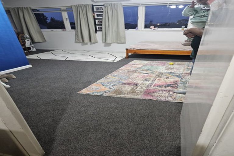 Photo of property in 34 Eastglen Road, Glen Eden, Auckland, 0602