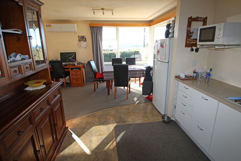 Photo of property in 12 Selwyn Street, South Hill, Oamaru, 9400