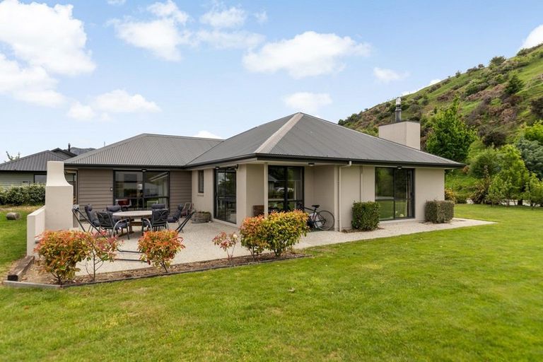 Photo of property in 77 Ferry Hill Drive, Lower Shotover, Queenstown, 9371