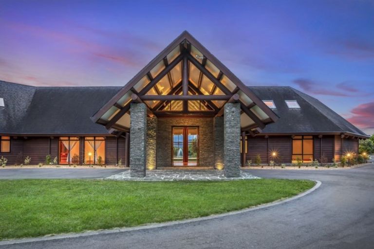 Photo of property in 132 Milne Drive, Paraparaumu, 5032