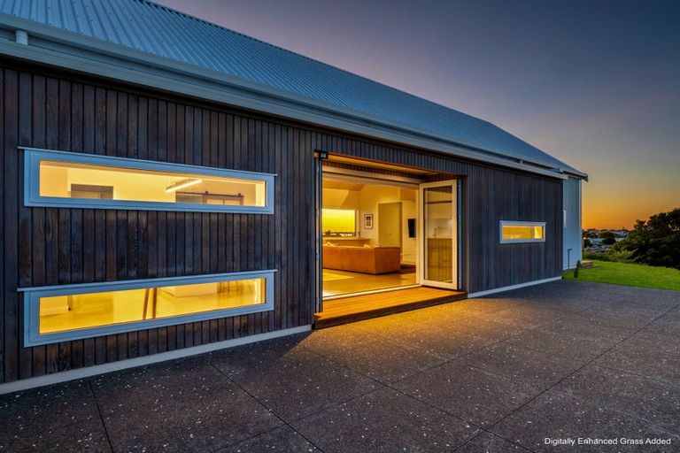 Photo of property in 2 Rangeview Rise, Foxton Beach, Foxton, 4815