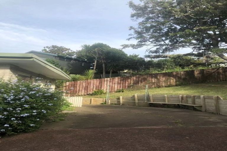 Photo of property in 2/7 Malters Place, Browns Bay, Auckland, 0630