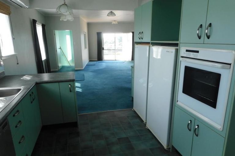 Photo of property in 62 Tannadyce Street, Strathmore Park, Wellington, 6022