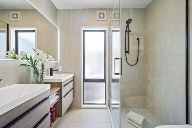 Photo of property in 28 Falstaff Place, Half Moon Bay, Auckland, 2012