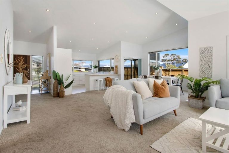 Photo of property in 10 Riverside Place, Katikati, 3129