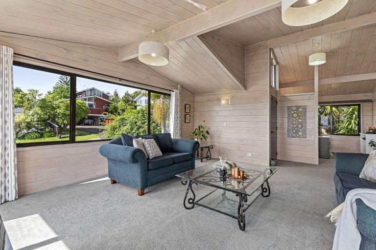 Photo of property in 32 Mcdowell Crescent, Hillcrest, Auckland, 0627