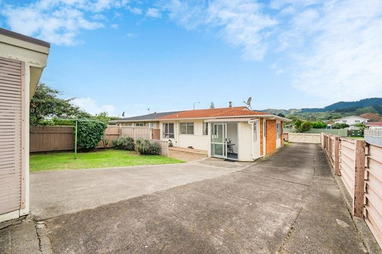 Photo of property in 97a Hillcrest Road, Raumati Beach, Paraparaumu, 5032