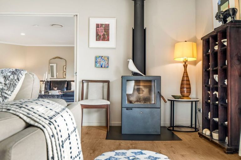 Photo of property in 20 Teviotview Place, Amberley, 7410