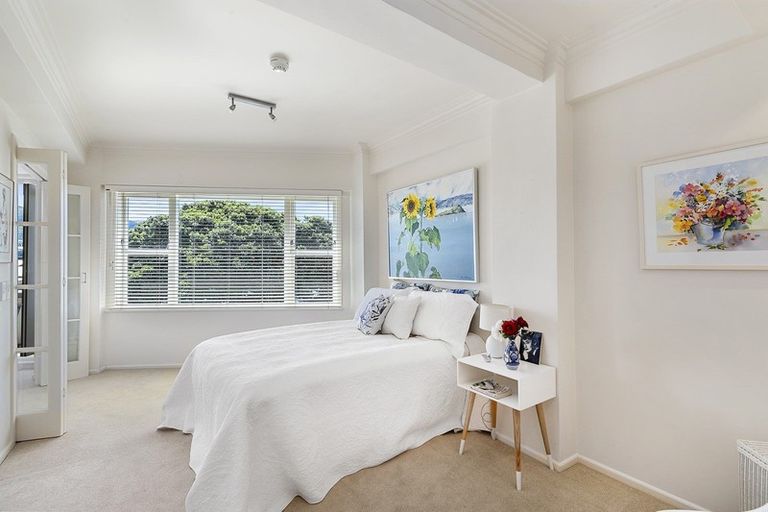 Photo of property in Rockhaven Saville, 116 Oriental Parade, Oriental Bay, Wellington, 6011