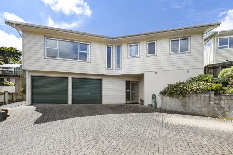 Photo of property in 13 Hibiscus Grove, Maungaraki, Lower Hutt, 5010
