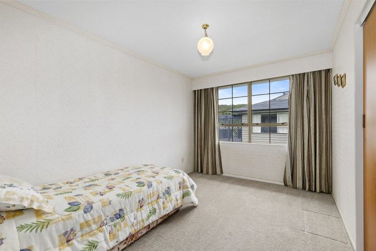 Photo of property in 32 De Menech Grove, Avalon, Lower Hutt, 5011