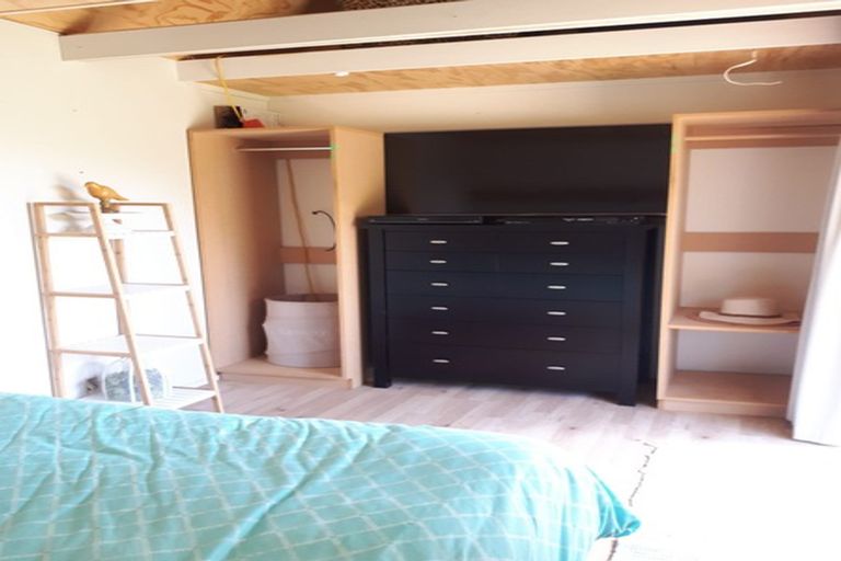 Photo of property in 8a Wairere Road, Torbay, Auckland, 0630