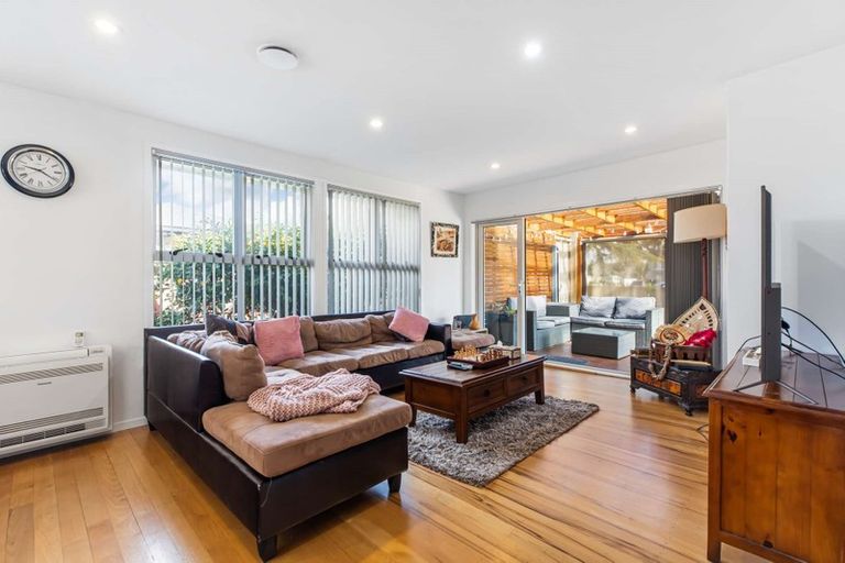 Photo of property in 30 Ferguson Street, Mangere East, Auckland, 2024