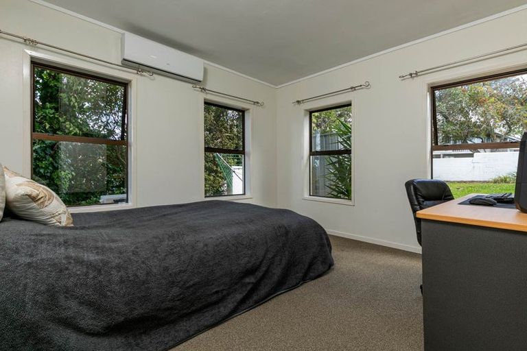 Photo of property in 2 Sandford Street, Campbells Bay, Auckland, 0630
