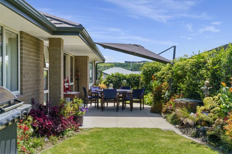 Photo of property in 37 Rochfort Crescent, Pyes Pa, Tauranga, 3112