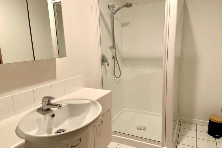 Photo of property in 9 Oakford Close, Riccarton, Christchurch, 8011