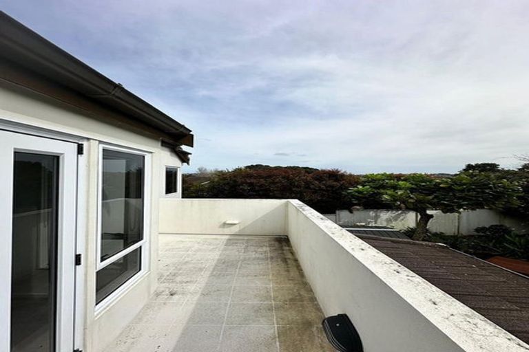 Photo of property in 2/13 Markham Place, Bucklands Beach, Auckland, 2012