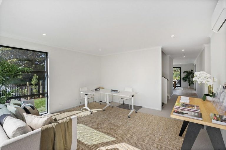 Photo of property in 32 Swanson Road, Henderson, Auckland, 0610