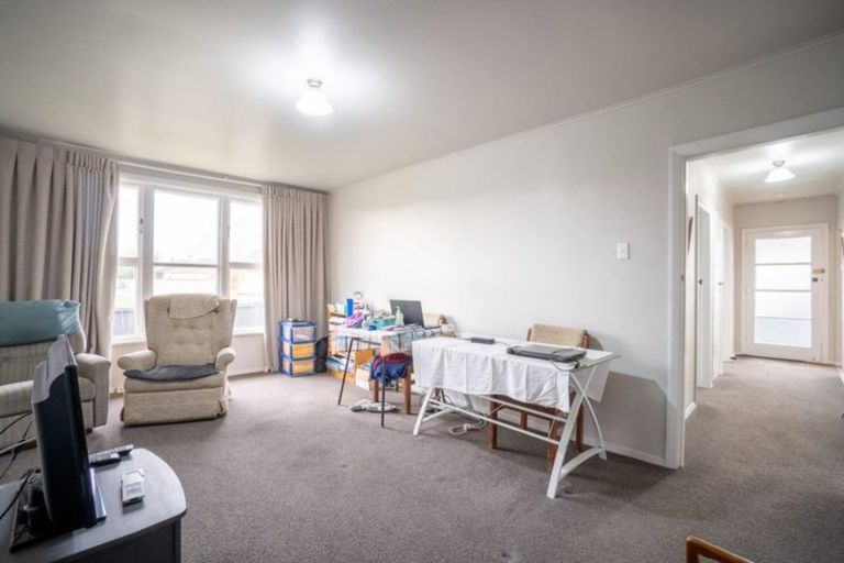 Photo of property in 16 Thames Street, Roslyn, Palmerston North, 4414