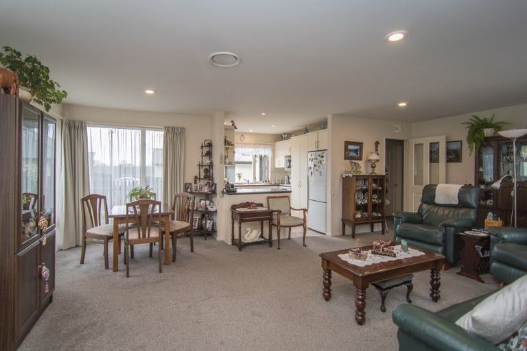 Photo of property in 2/2a Chalmers Street, Highfield, Timaru, 7910