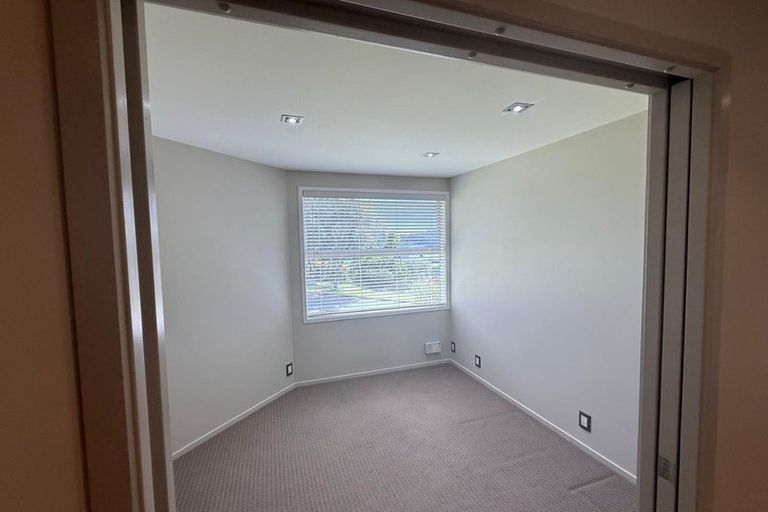 Photo of property in 112 Kittiwake Drive, Schnapper Rock, Auckland, 0632