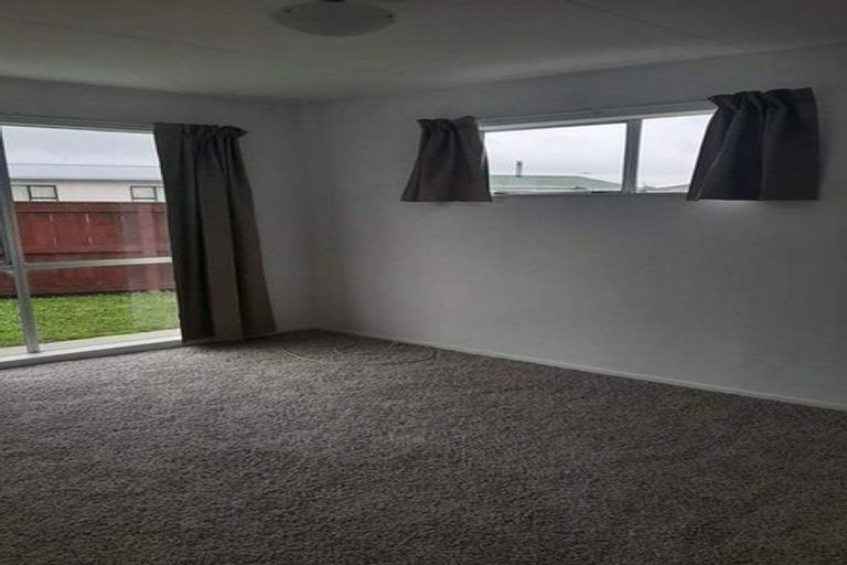 Photo of property in 38 Strathmore Avenue, Levin, 5510