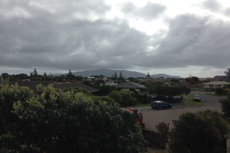 Photo of property in 25 Tobys Way, Waikanae Beach, Waikanae, 5036
