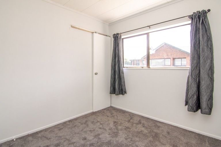 Photo of property in 15 Hanmer Place, Highbury, Palmerston North, 4412