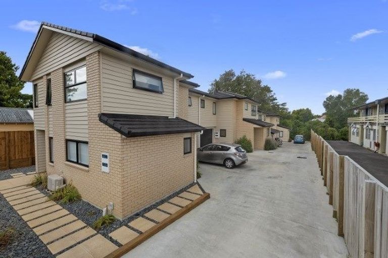 Photo of property in 2/3 Manning Street, Hamilton Central, Hamilton, 3204