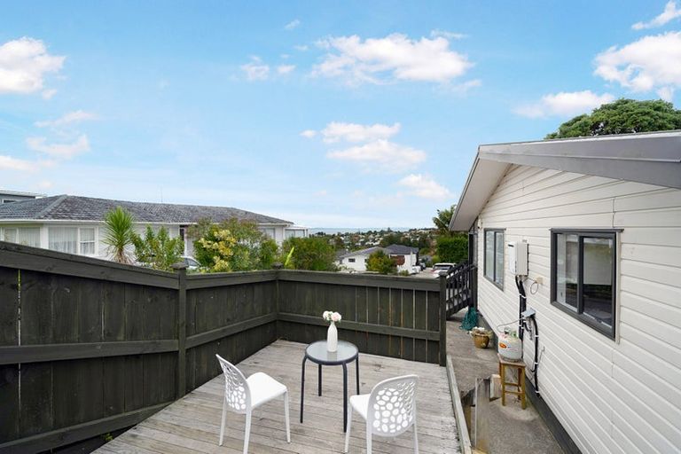 Photo of property in 124a Golf Road, New Lynn, Auckland, 0600